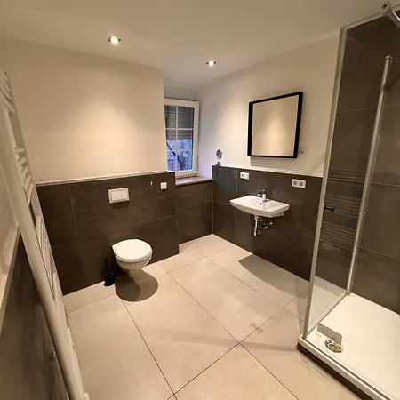 Und Monteure Whg 3 *