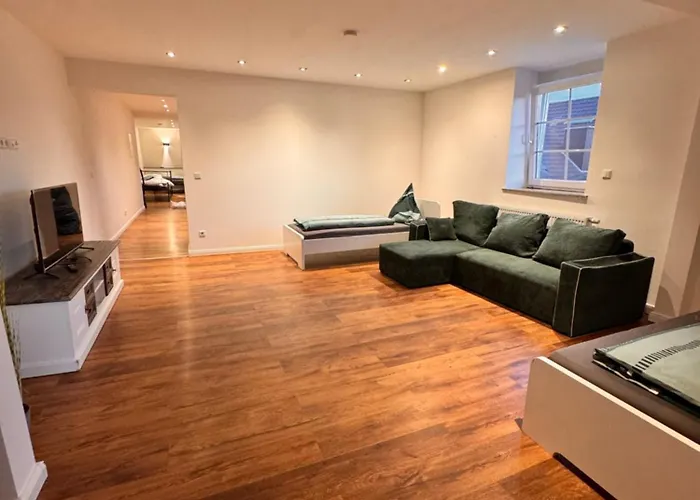 Und Monteure Whg 3 *